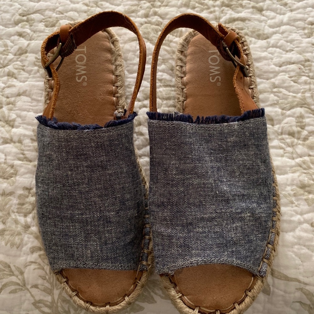 Toms sling back open toe espadrille